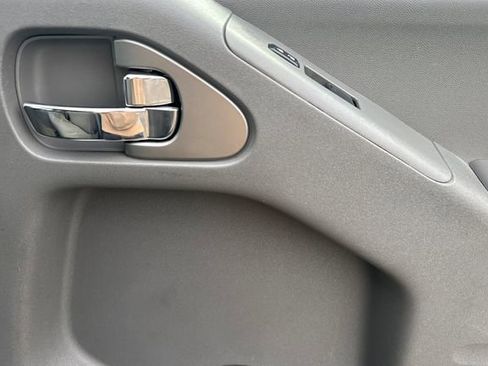 Used 2017 Nissan Frontier SV image 18