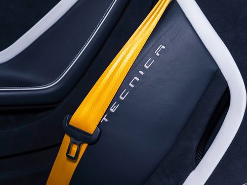 Used 2023 Lamborghini Huracan Tecnica image 4