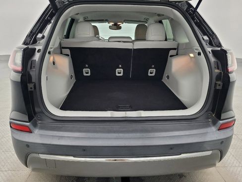 Used 2019 Jeep Cherokee Limited w/ Technology Group FWD image 29