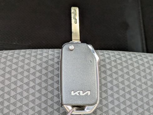 Certified 2023 Kia Soul LX w/ LX Technology Package FWD image 24