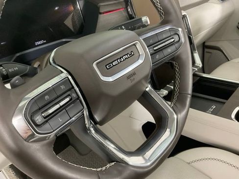 Used 2024 GMC Acadia Denali image 21