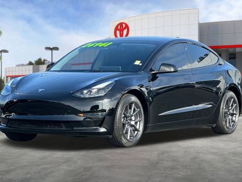 Used 2023 Tesla Model 3 Standard Range image 9