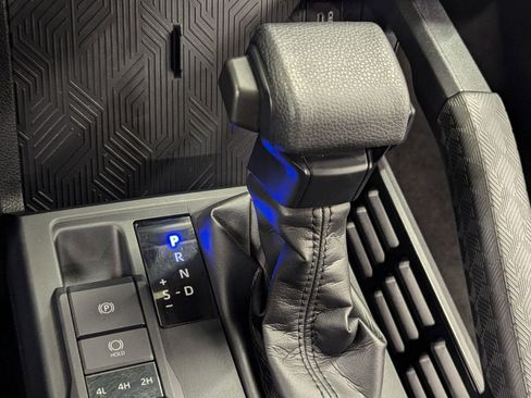 Used 2025 Toyota 4Runner SR5 image 13