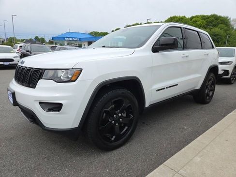 Used 2018 Jeep Grand Cherokee Laredo AWD/4WD image 1