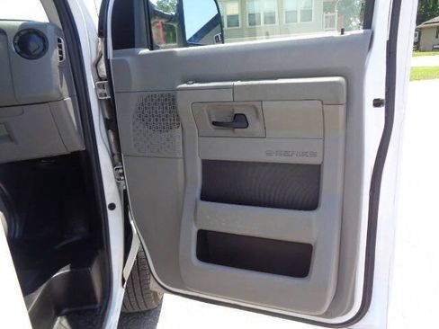 Used 2015 Ford E-350 and Econoline 350 Super Duty w/ Power Windows & Locks Group RWD image 21