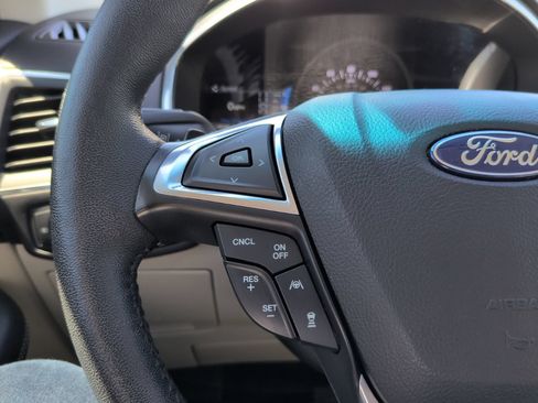 Used 2020 Ford Edge Titanium w/ Equipment Group 301A AWD/4WD image 20