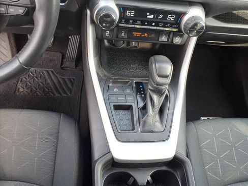 Used 2021 Toyota RAV4 XLE w/ XLE Grade Weather Package image 17