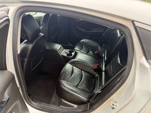 Used 2017 Chevrolet Volt LT FWD image 5