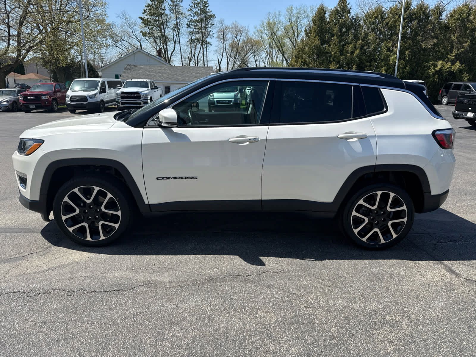 Used 2018 Jeep Compass Limited w/ Navigation Group AWD/4WD image 6