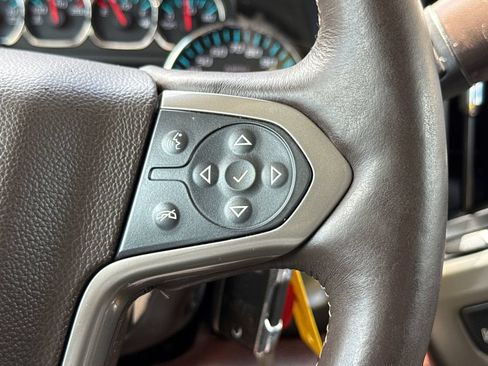 Used 2015 Chevrolet Silverado 1500 High Country w/ High Country Premium Package AWD/4WD image 27