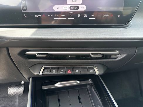 New 2026 Audi Q3 quattro 2.0T AWD/4WD image 18