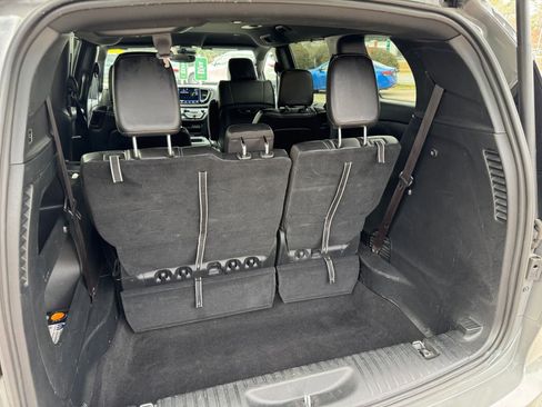 Used 2025 Chrysler Pacifica Select image 29