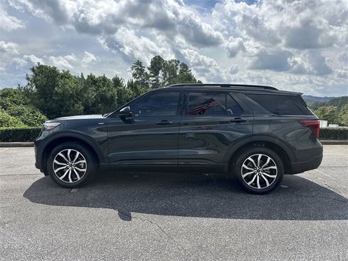 Used 2022 Ford Explorer ST-Line w/ Class IV Trailer Tow Package image 8