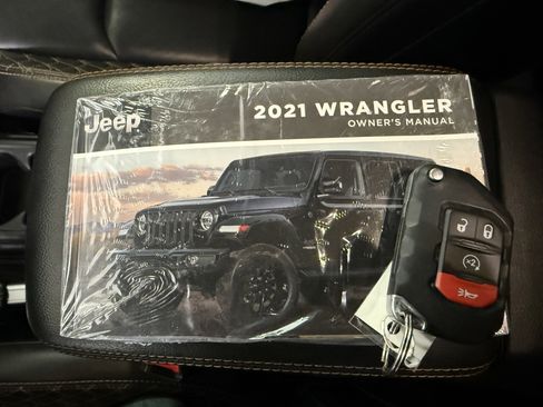 Used 2021 Jeep Wrangler Unlimited Sahara image 23