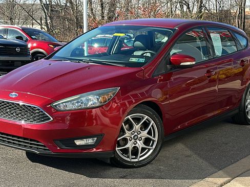 Used 2015 Ford Focus SE w/ Equipment Group 201A image 1