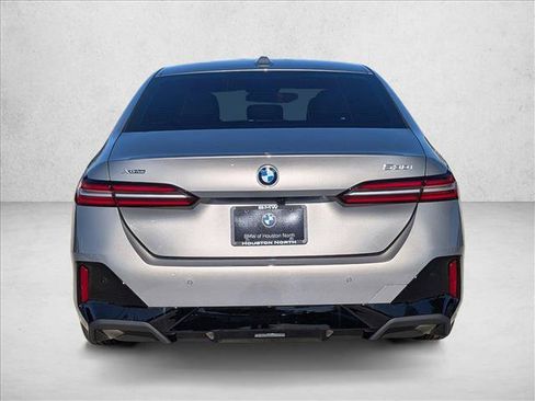 Used 2026 BMW 530i xDrive w/ M Sport Package AWD/4WD image 7