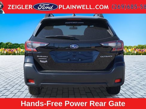 Used 2023 Subaru Outback Premium AWD/4WD image 4