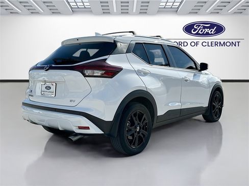 Used 2021 Nissan Kicks SV w/ Exterior Package image 7