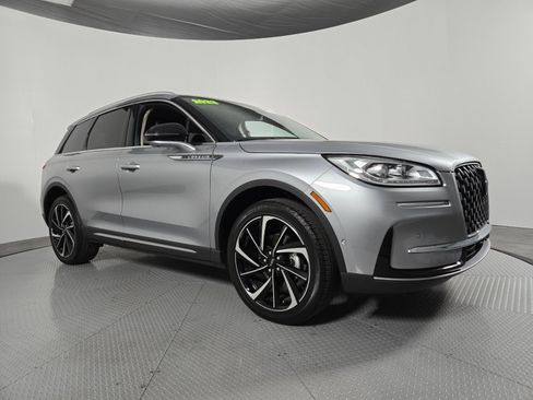 Certified 2023 Lincoln Corsair Reserve w/ Equipment Group 202A AWD/4WD image 2