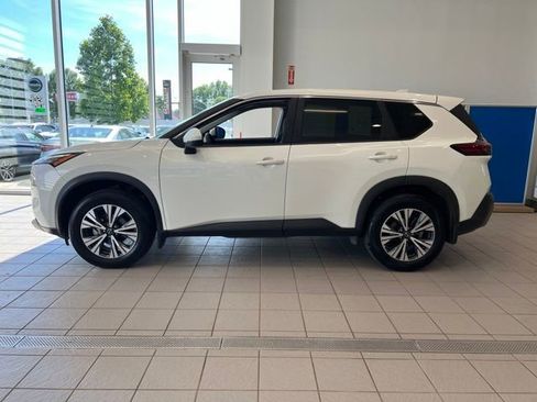 Used 2022 Nissan Rogue SV AWD/4WD image 4
