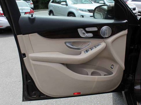 Used 2016 Mercedes-Benz GLC 300 4MATIC image 11