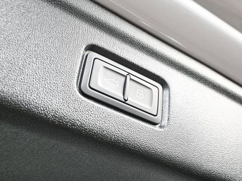 New 2025 Audi A6 e-tron Prestige image 29