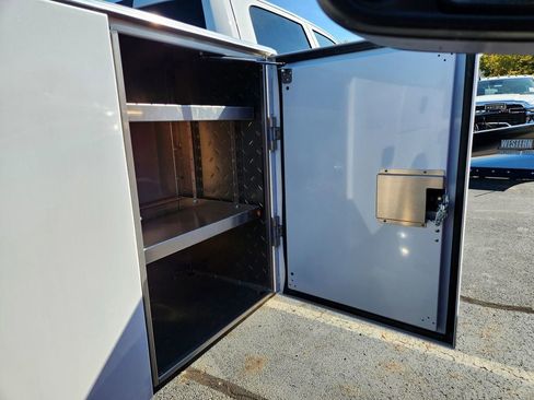 New 2026 RAM 5500 Tradesman w/ Chrome Appearance Group image 12