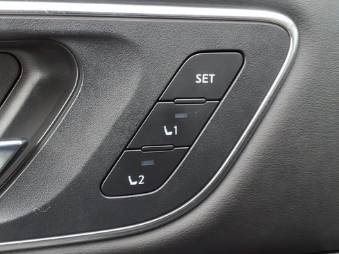 Used 2023 Nissan Rogue Platinum w/ Platinum Premium Package image 15