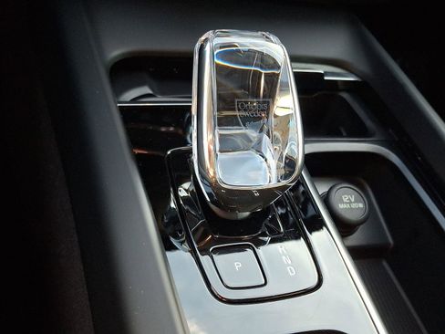 Certified 2025 Volvo XC60 T8 Ultra w/ Protection Package Premier image 15