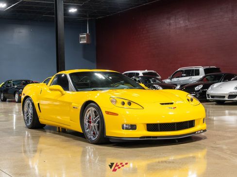 Used 2006 Chevrolet Corvette Z06 w/ Preferred Equipment Group RWD image 5