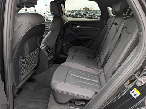Used 2023 Audi Q5 2.0T Premium Plus w/ Premium Plus Package AWD/4WD image 17
