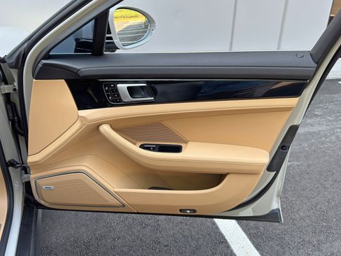 Used 2021 Porsche Panamera 4S w/ Premium Package image 50