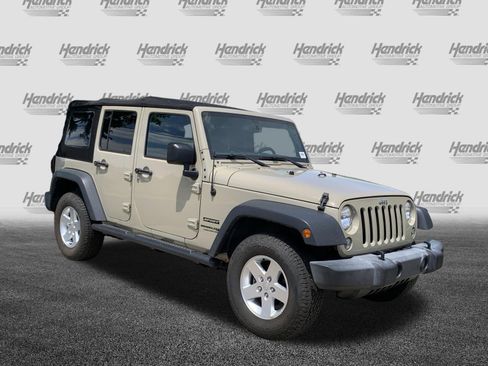 Used 2018 Jeep Wrangler Unlimited Sport S AWD/4WD image 2