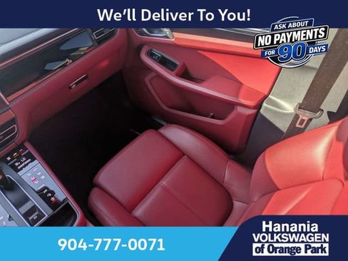 Used 2023 Porsche Macan S AWD/4WD image 18