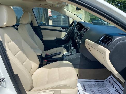 Used 2012 Volkswagen Jetta SE FWD image 28