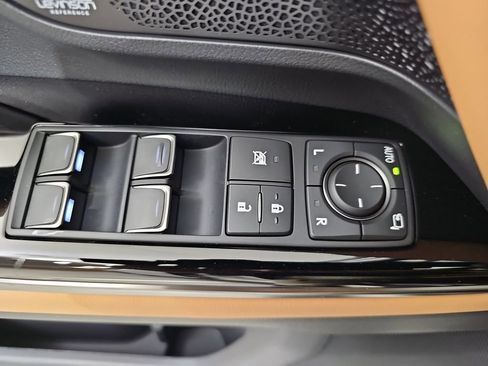 New 2026 Lexus LX 700h Luxury image 28