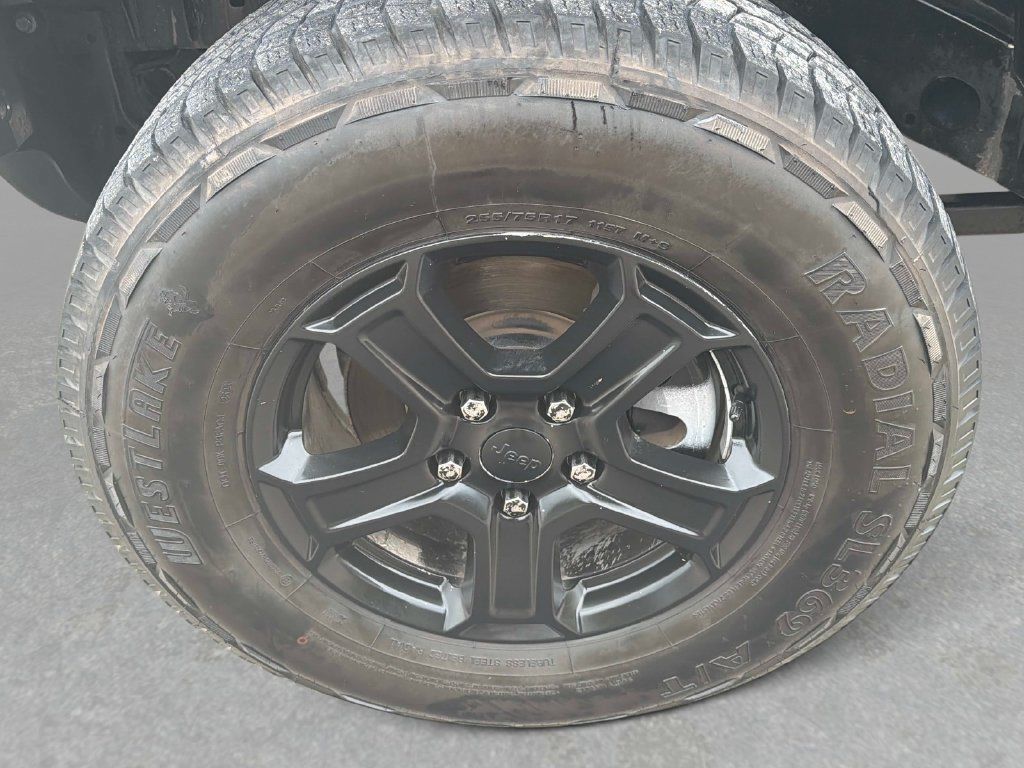 Used 2018 Jeep Wrangler Sport AWD/4WD image 12