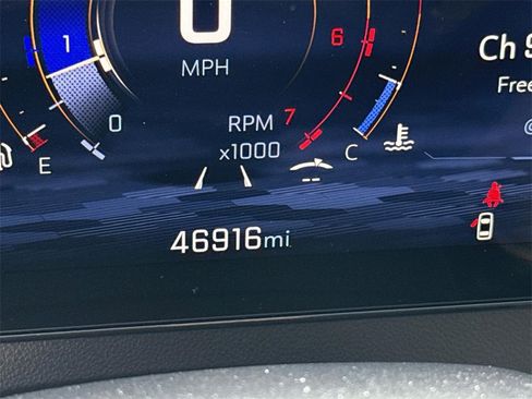 Used 2024 Chevrolet Traverse LT image 9