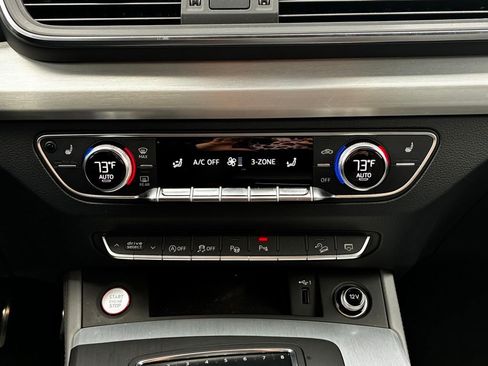 Used 2020 Audi SQ5 Prestige w/ Prestige Package image 32