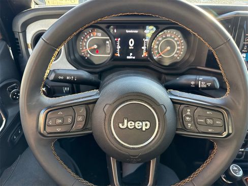 Used 2024 Jeep Gladiator Sport image 19