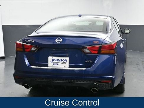 Used 2023 Nissan Altima 2.5 SR w/ SR Premium Package image 11