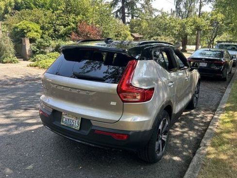 Used 2023 Volvo XC40 Recharge Plus w/ Protection Package Premier AWD/4WD image 4