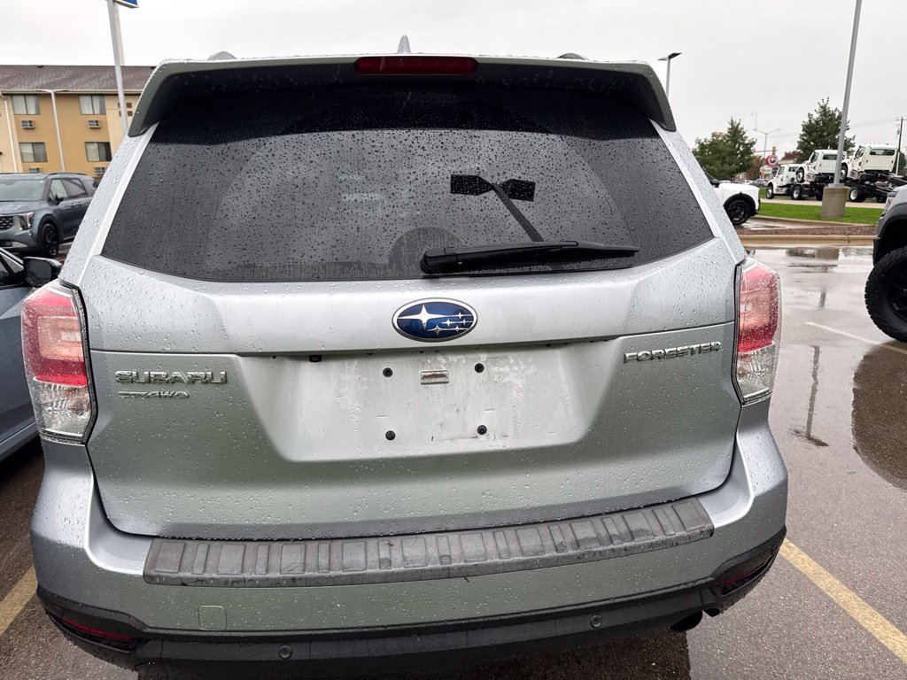 Used 2018 Subaru Forester 2.5i Touring AWD/4WD image 5