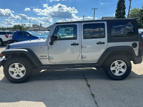 Used 2017 Jeep Wrangler Unlimited Sport w/ Quick Order Package 24S AWD/4WD image 8