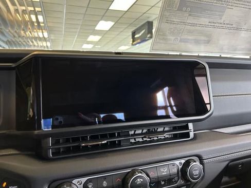 New 2025 Jeep Gladiator Sport w/ Premium Package image 13