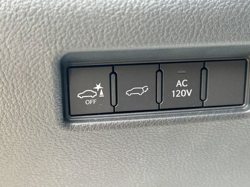 Used 2025 Lexus GX 550 w/ Accessory Package (2T) AWD/4WD image 29