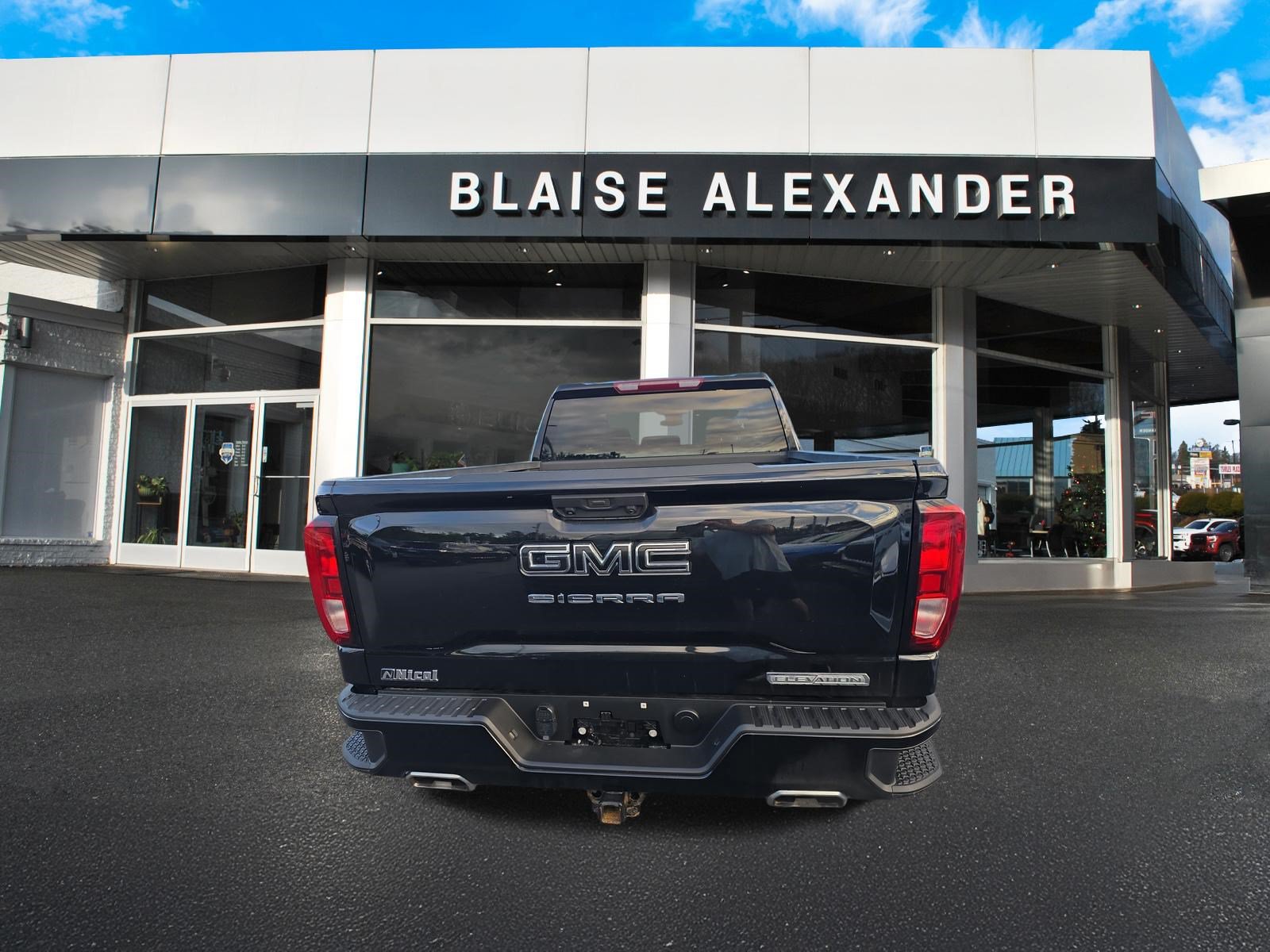 Used 2024 GMC Sierra 1500 Elevation w/ X31 Off-Road Package AWD/4WD image 3