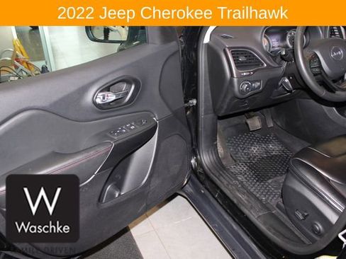 Used 2022 Jeep Cherokee Trailhawk image 14