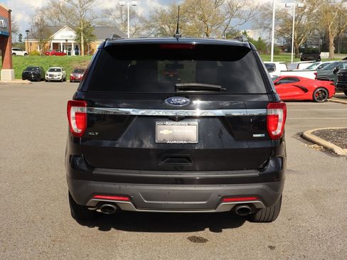 Used 2019 Ford Explorer XLT w/ Equipment Group 202A AWD/4WD image 30