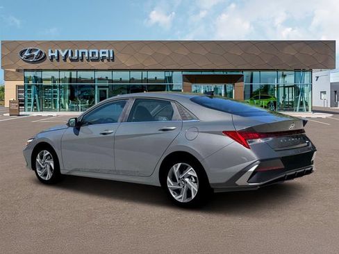 New 2026 Hyundai Elantra Limited FWD image 6